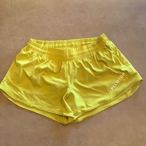 NWOT:Lululemon/Peloton Hotty Hot Short 2.5” inseam